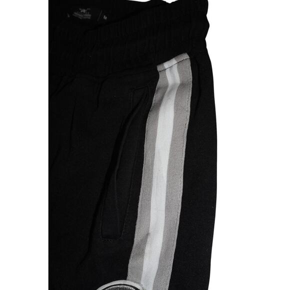 Las Vegas Raiders Black Graphic Shorts – Embroidered Logo, Side Stripes, Size M - Picture 4 of 12